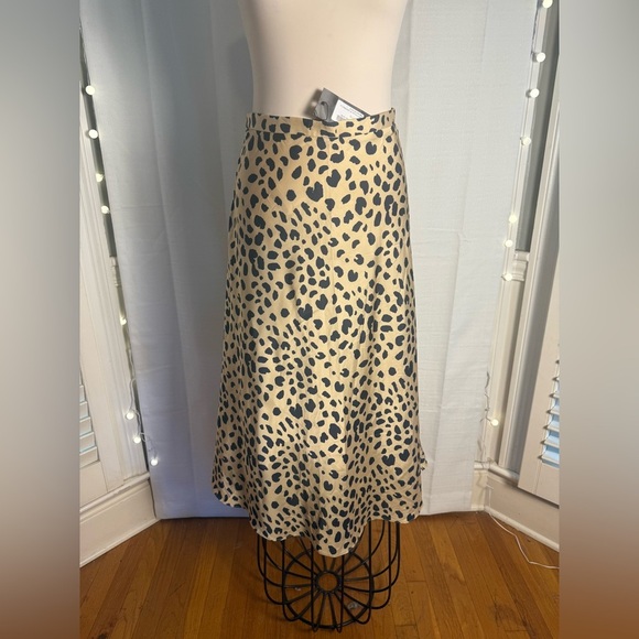 Nasty Gal Leopard Print Midi Skirt in Brown and Black - Picture 2 of 6